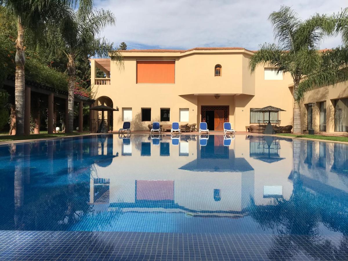 El Olivar Palace Marrakech El Harkat 외부 사진 The swimming pool at the hotel