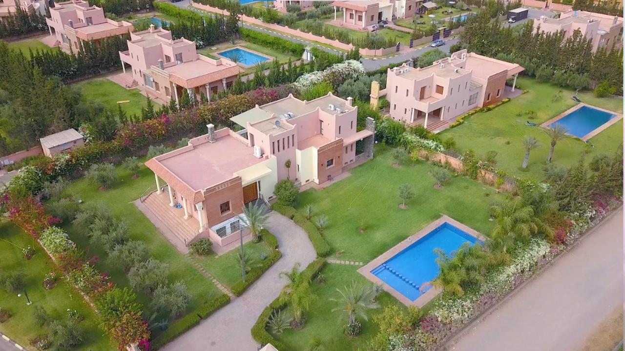El Olivar Palace Marrakech El Harkat 외부 사진 Residential villas in the village