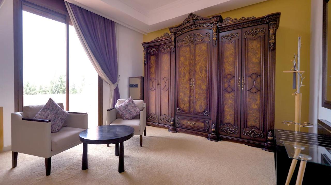 El Olivar Palace Marrakech El Harkat 외부 사진 A wardrobe